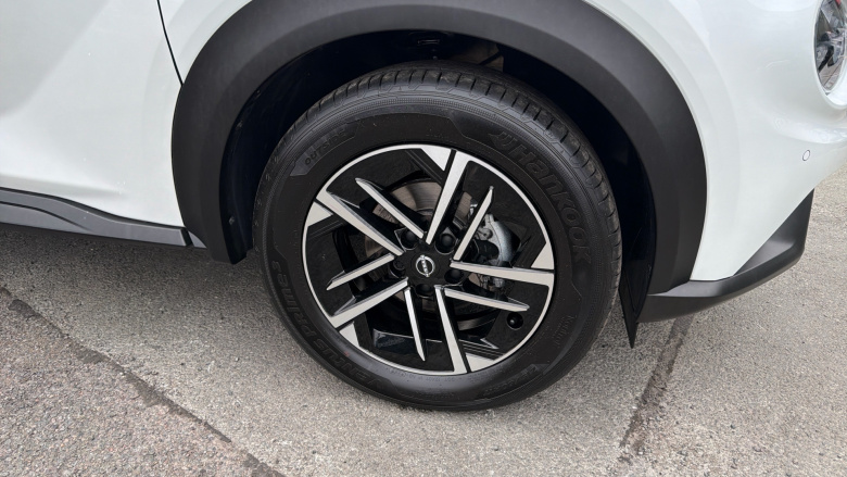 Nissan Juke 1.0 DiG-T N-Connecta 5dr Petrol Hatchback
